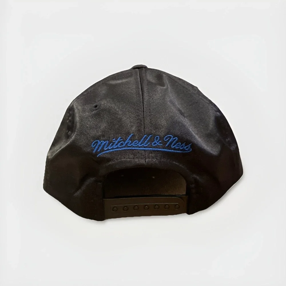 Golden State Warriors New Mitchell Ness Black Gold Snapback Era Hat